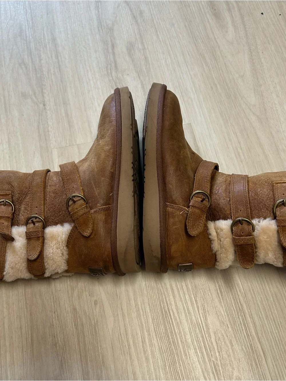 UGG Becket Leather Shearling Boots womens 8 mid calk buckle distressed
